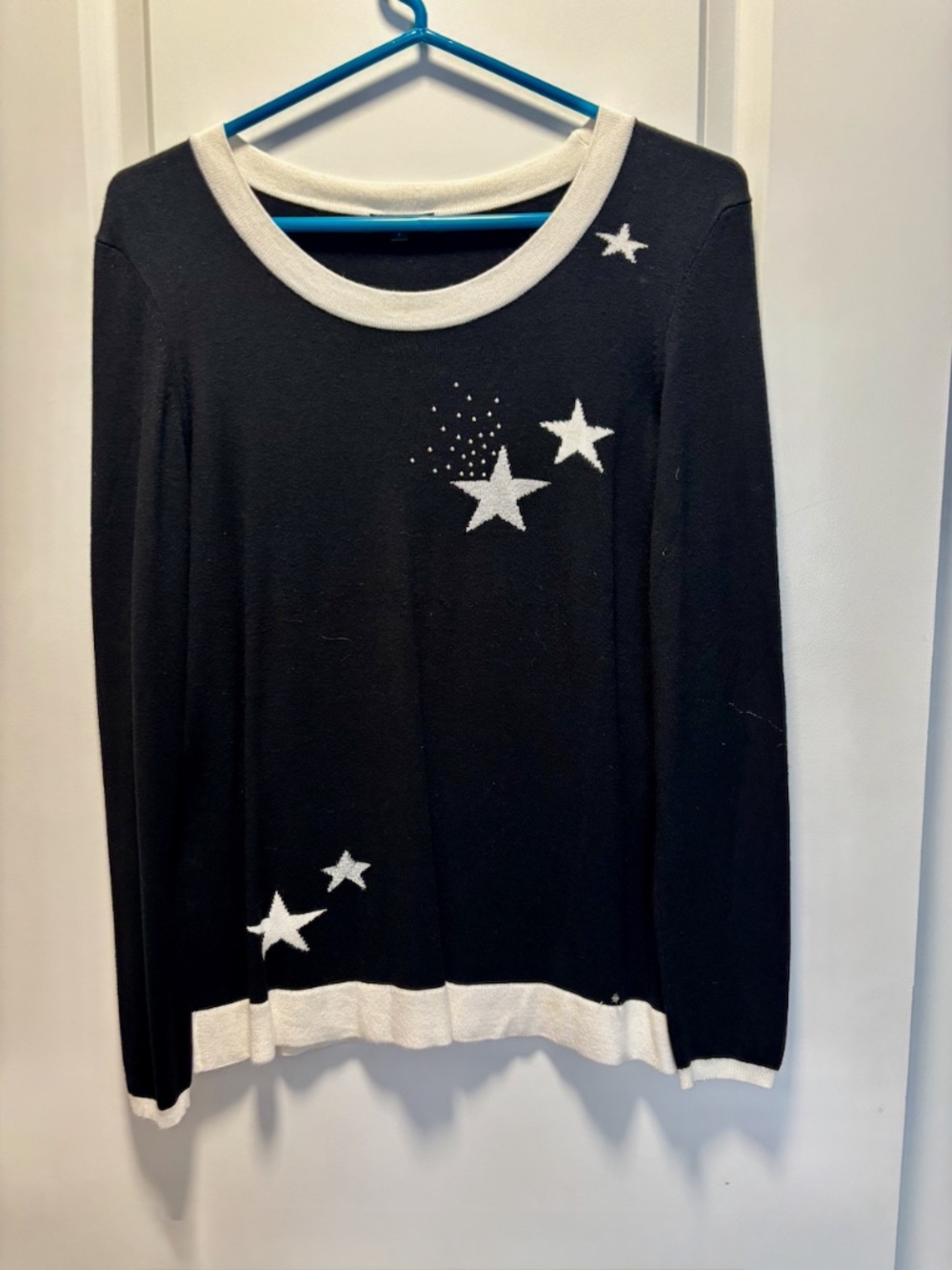 Un Jour Ailleurs Black Sweater